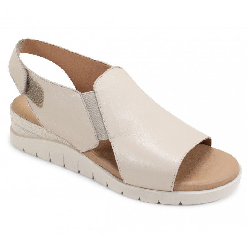 Valeria's Beige Leather Comfort Sandals