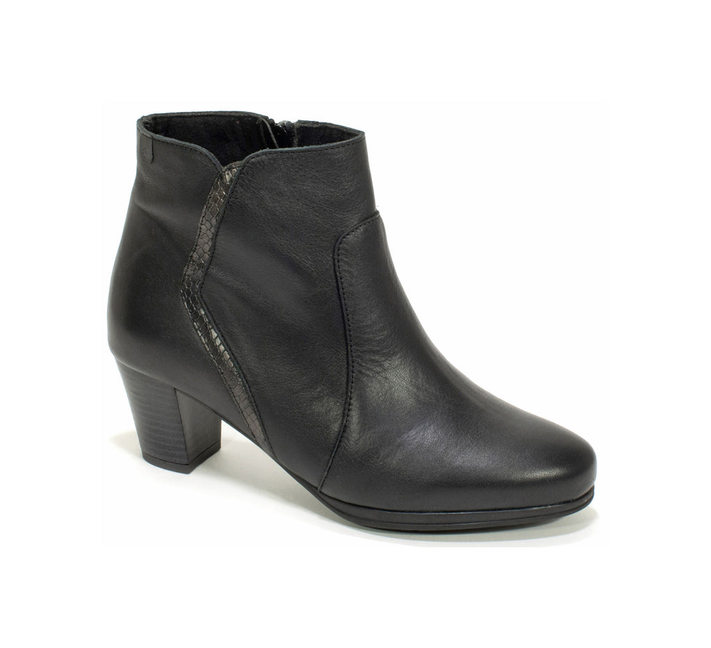 Valeria's Ladies Black Leather Ankle Boots