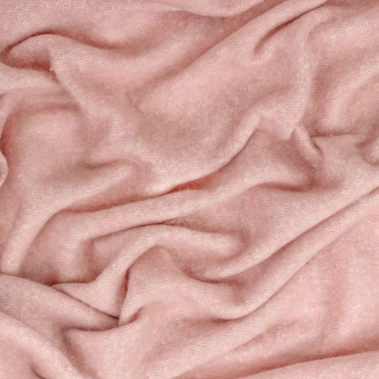 Cozy Woven Pink Tasselled Throw-140x180
