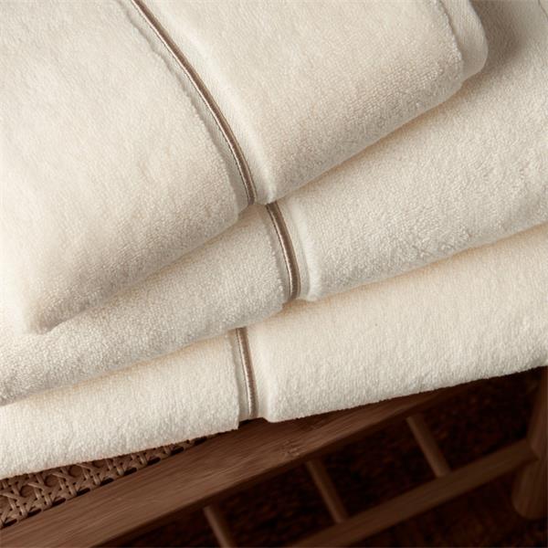 Bianca Cream Zero Twist Satin Stitch Towel