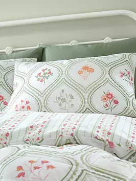 Catherine Lansfield Cameo Floral Duvet Set